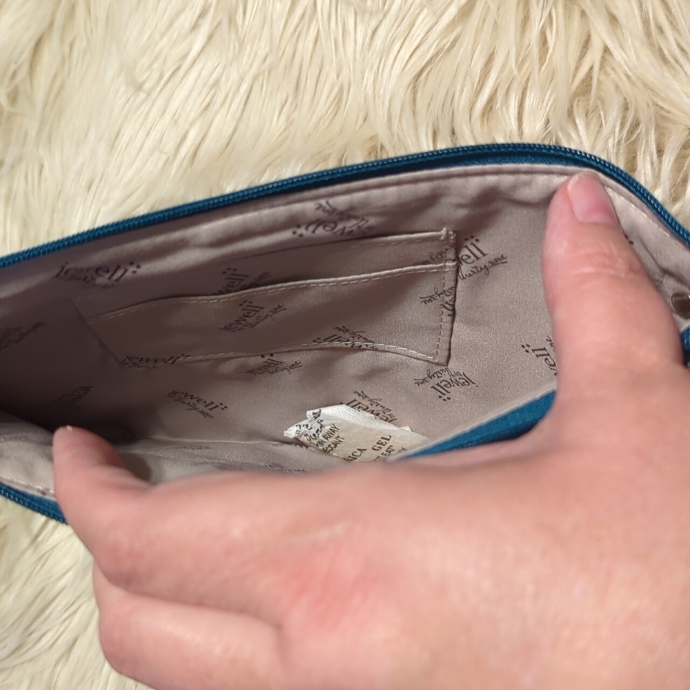 Brand New thirty-one blue Jewell wristlet - Picture 6 of 6